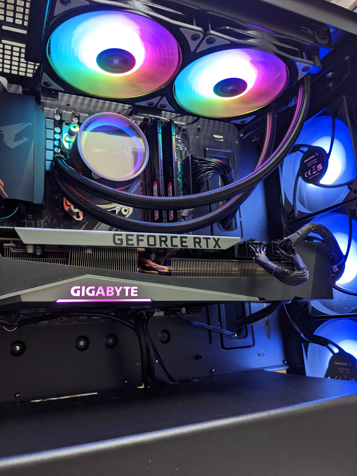 MOMO D527Tia_v2.0 Gaming Desktop - AMD Ryzen & RTX3070Ti